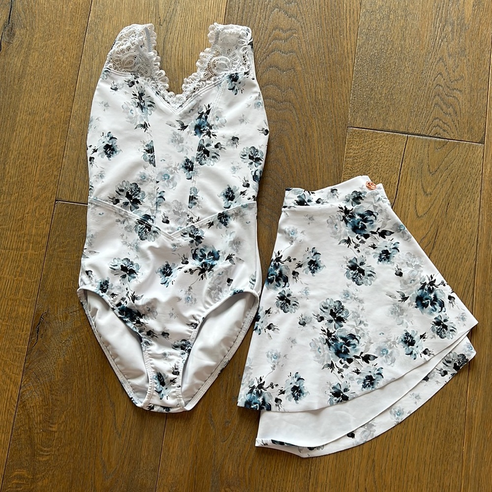 Danse De Paris leotard and matching skirt size 4/child M